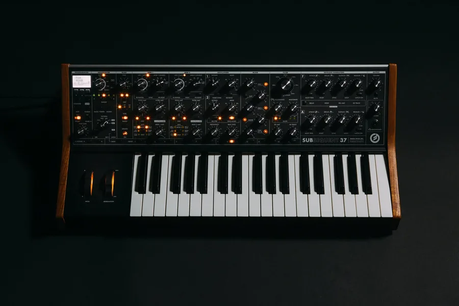 Moog Sub 37